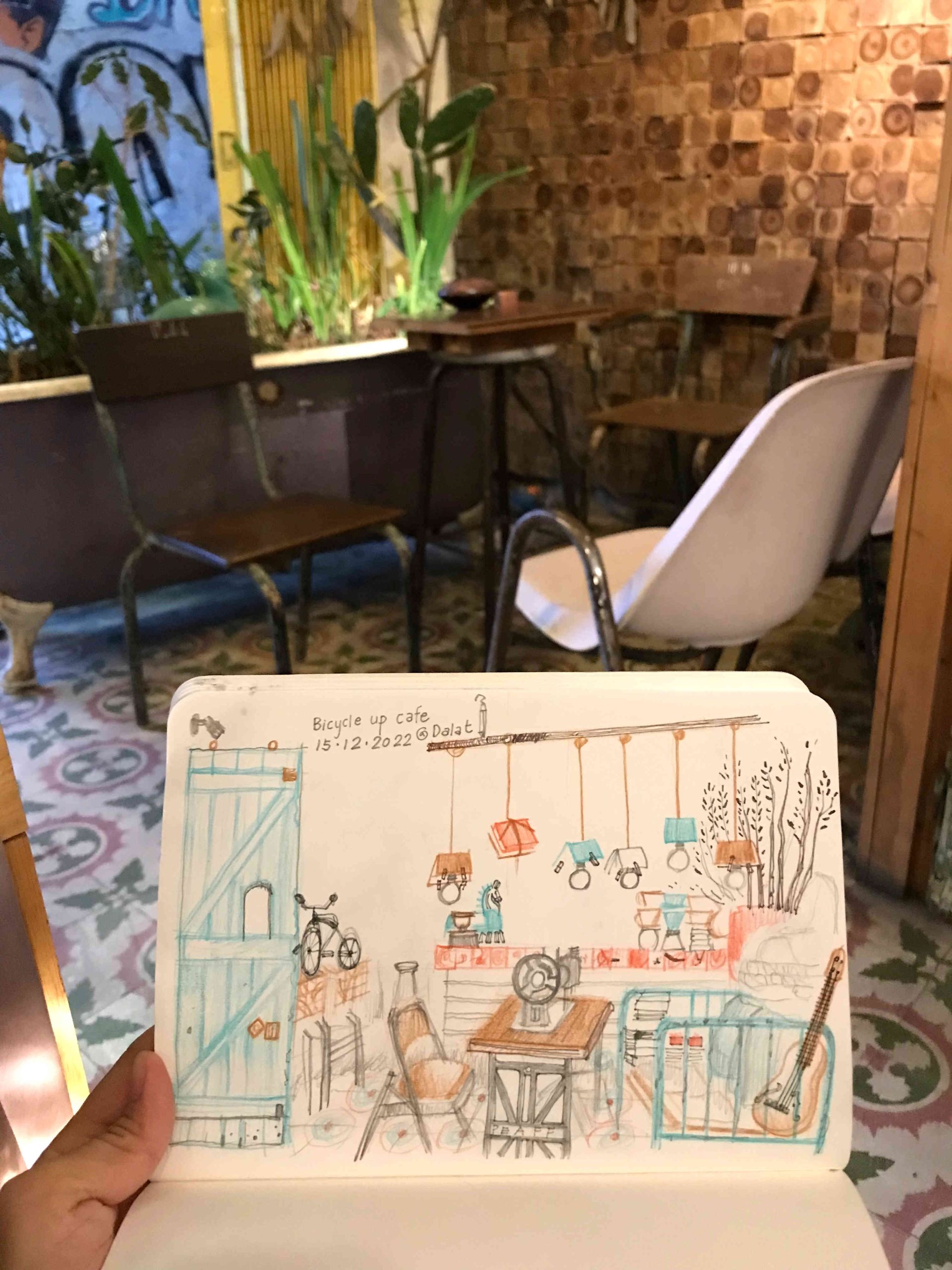 A false digital nomad in Vietnam - BicycleUp Cafe in Dalat city